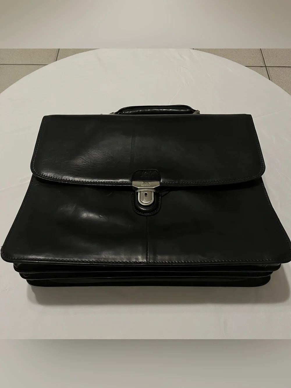 Tony Perotti Italian Leather Laptop Bag Briefcase